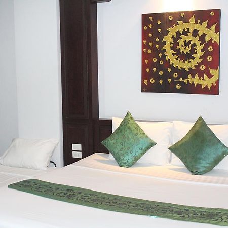 Patong Buri Hotel Esterno foto