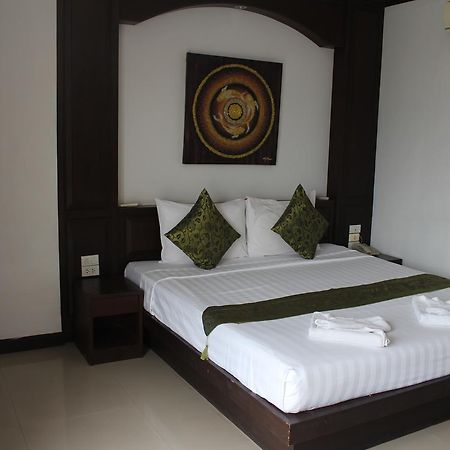 Patong Buri Hotel Esterno foto
