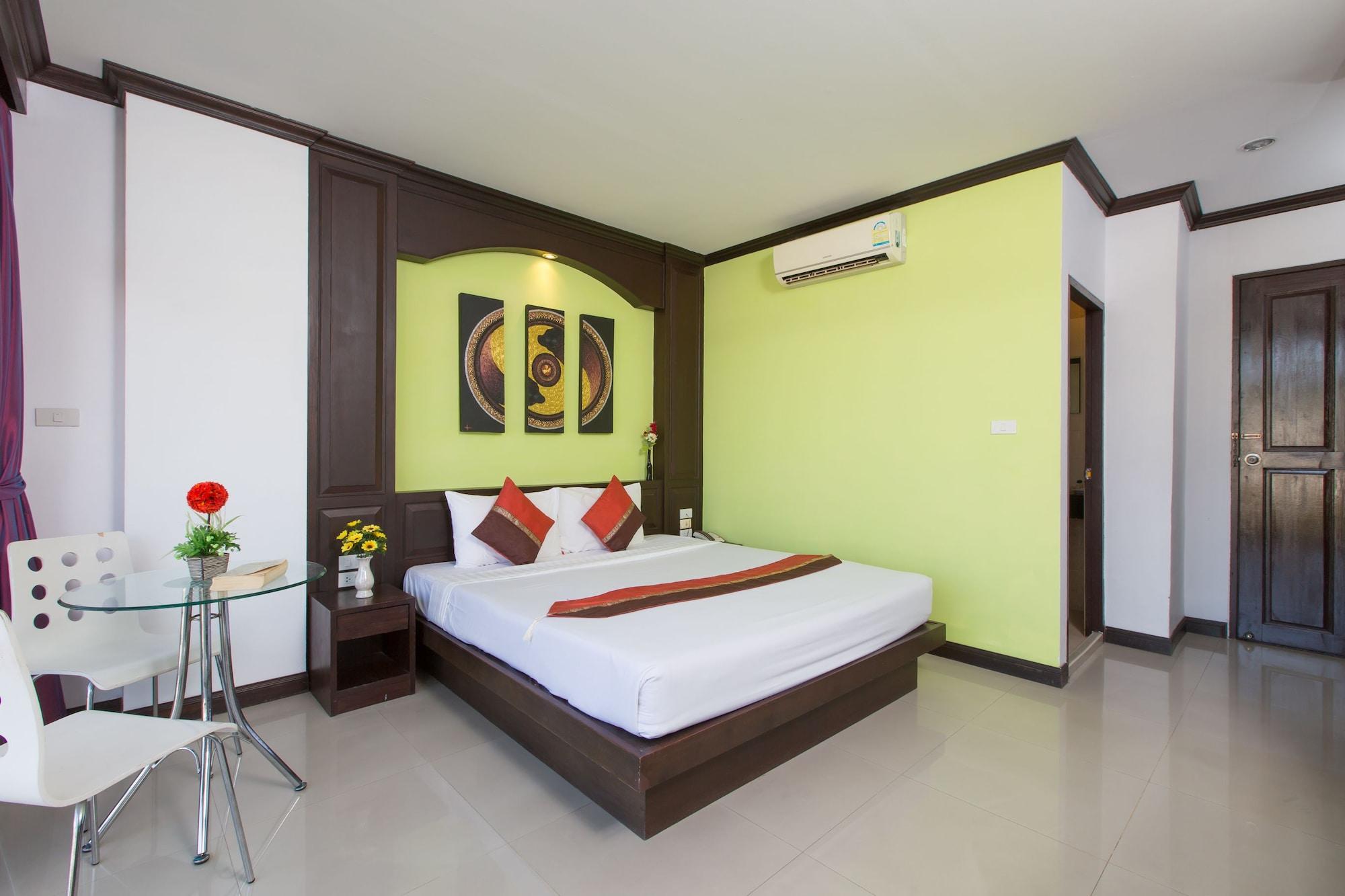 Patong Buri Hotel Esterno foto