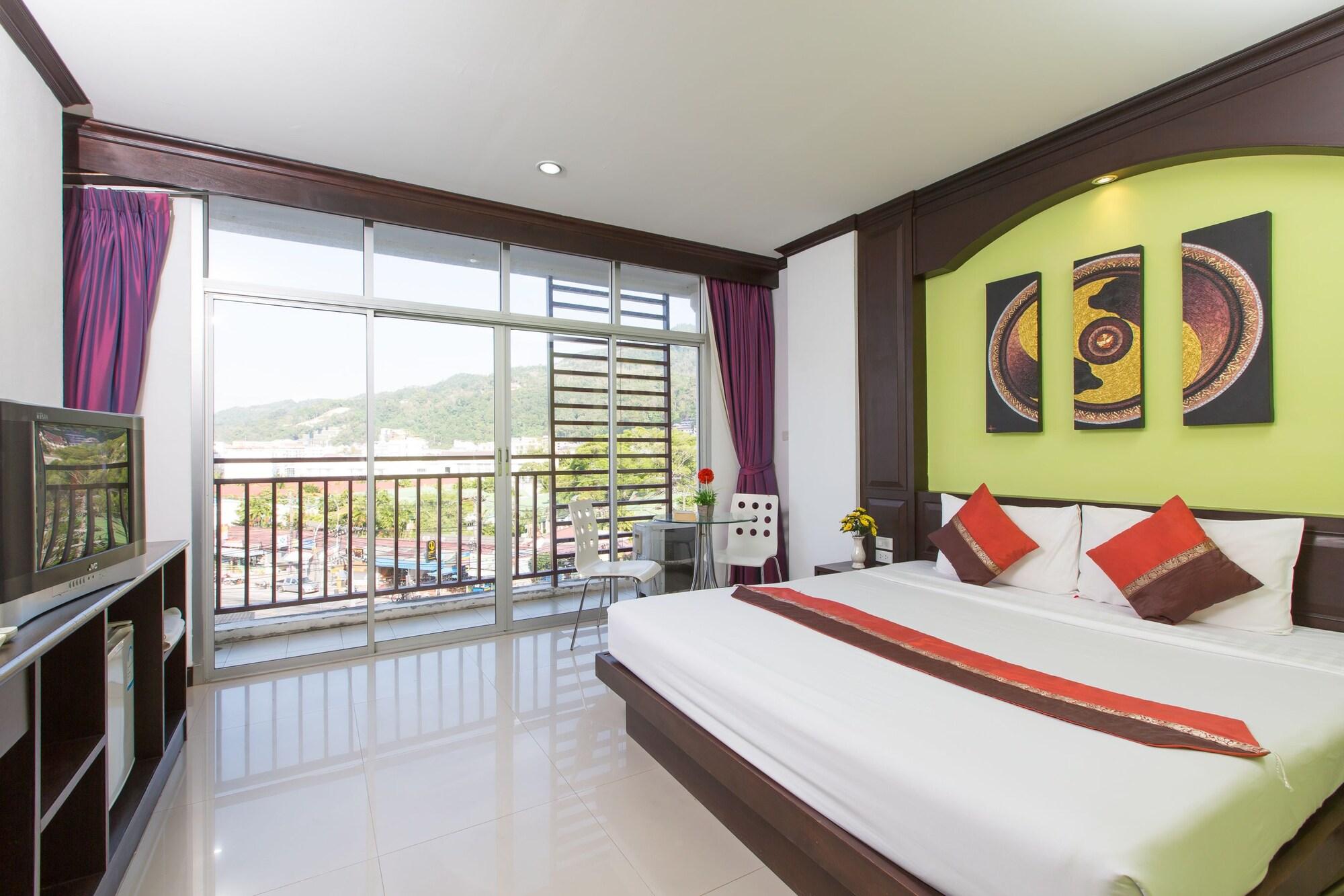 Patong Buri Hotel Esterno foto