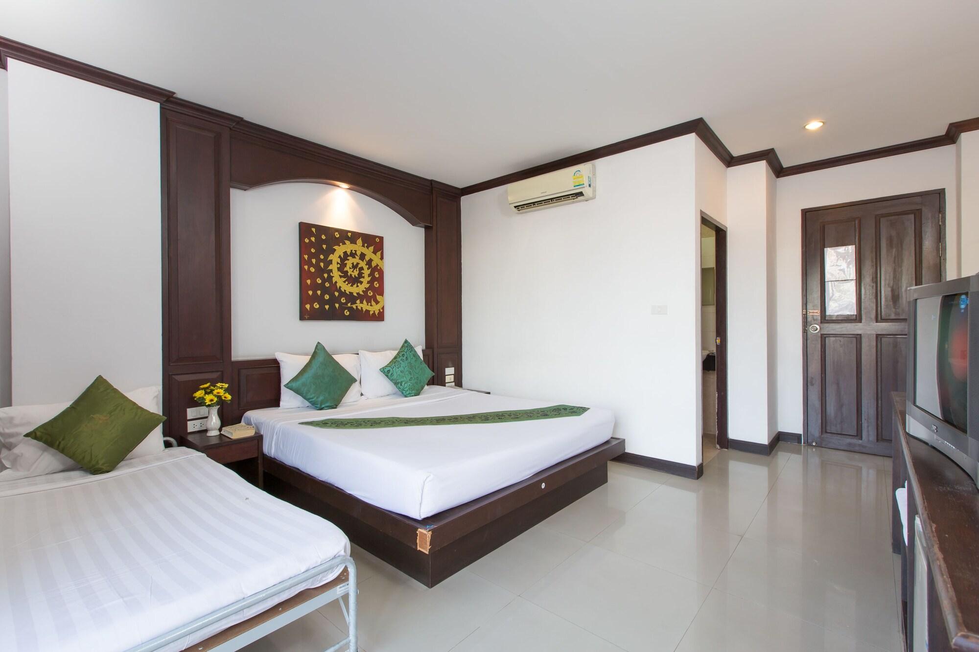 Patong Buri Hotel Esterno foto