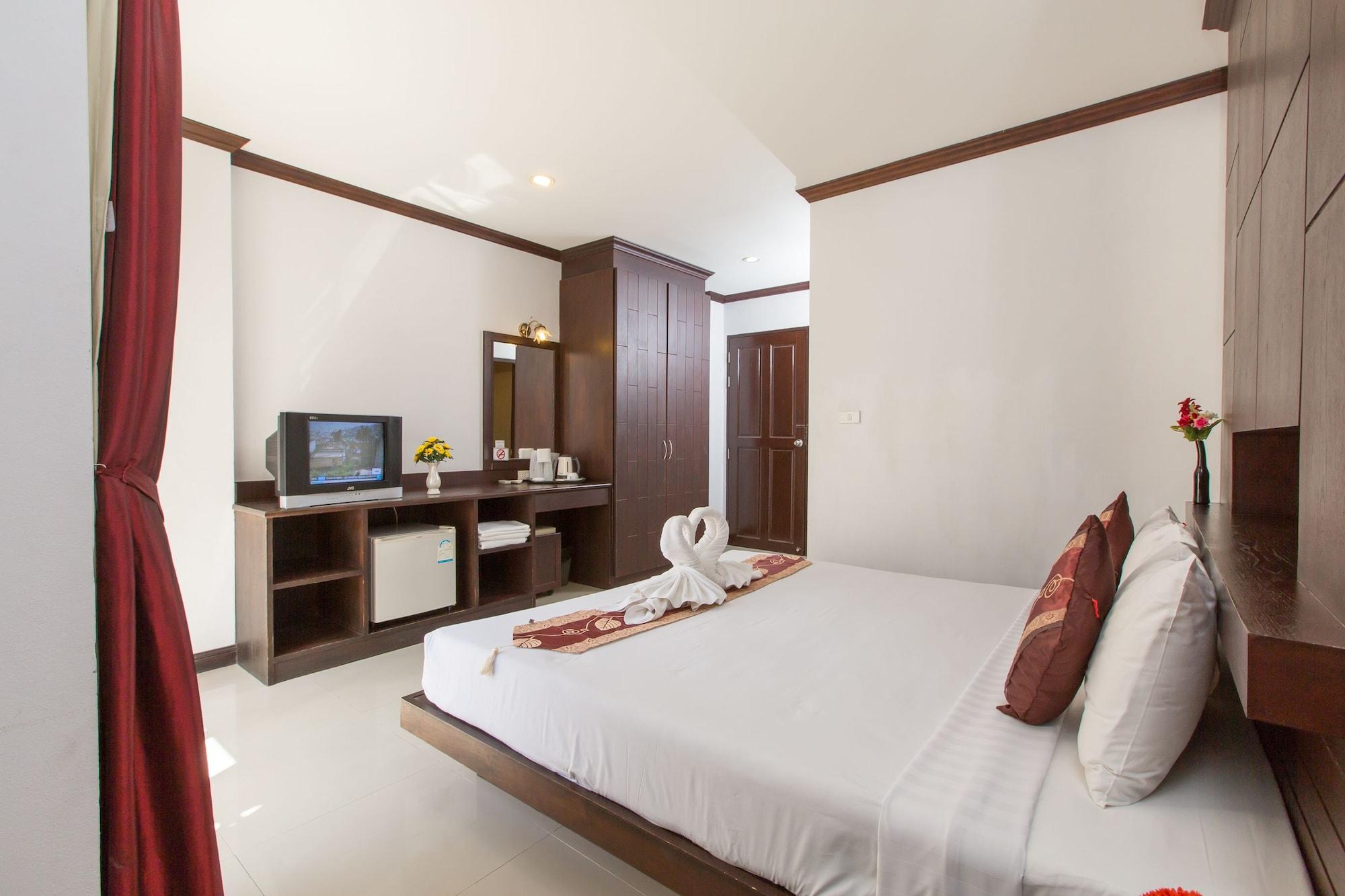 Patong Buri Hotel Esterno foto