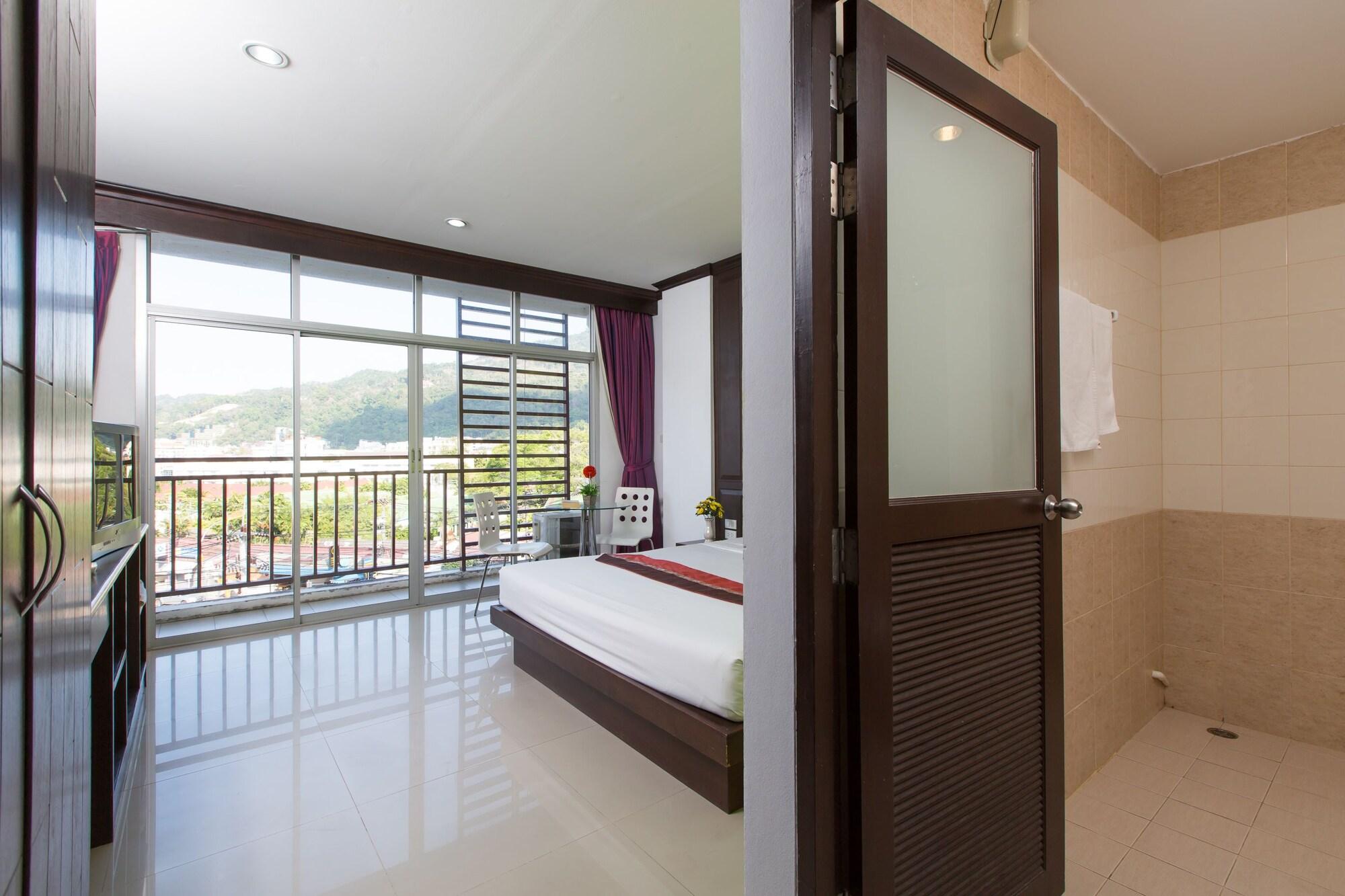 Patong Buri Hotel Esterno foto