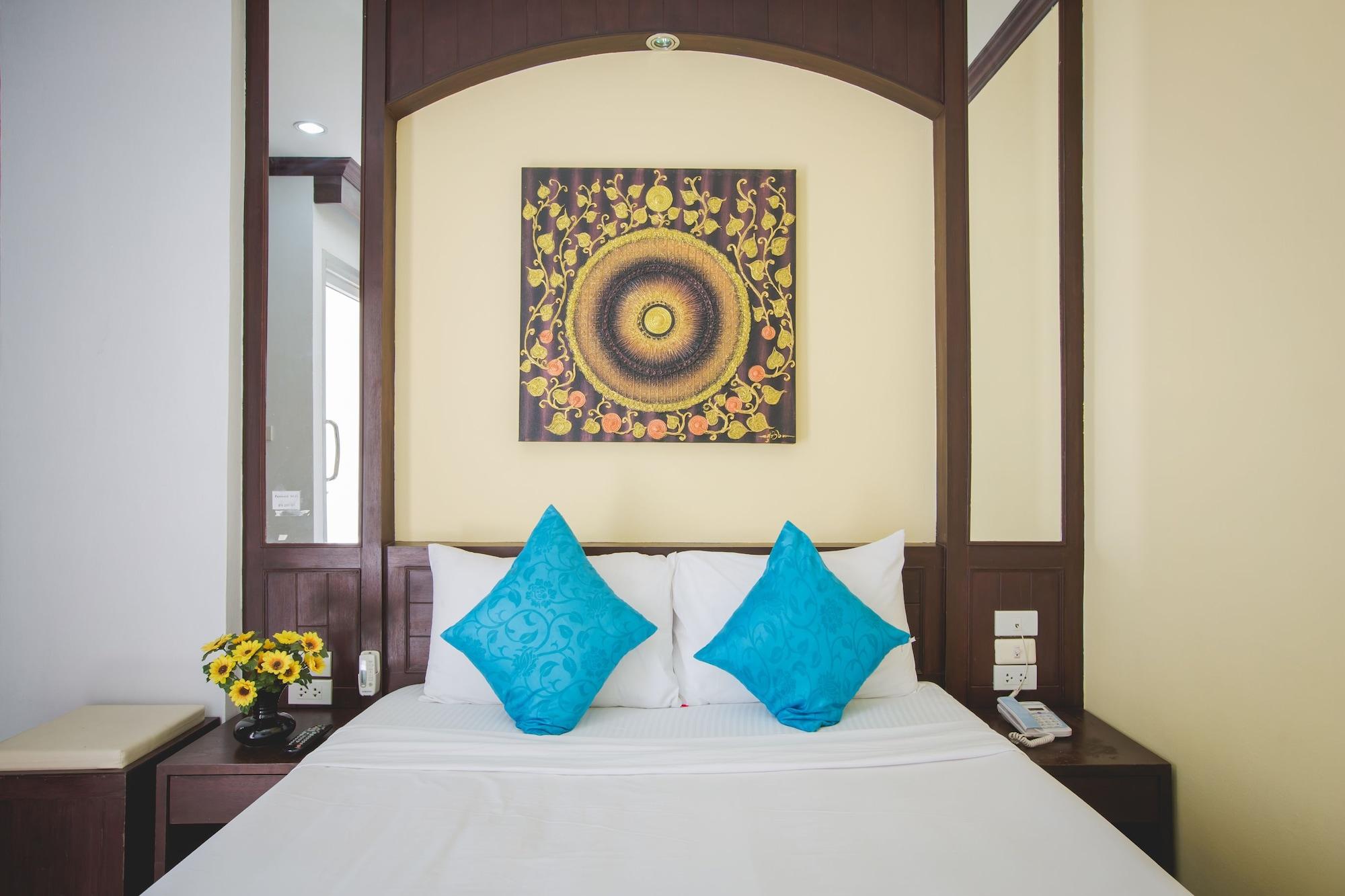 Patong Buri Hotel Esterno foto
