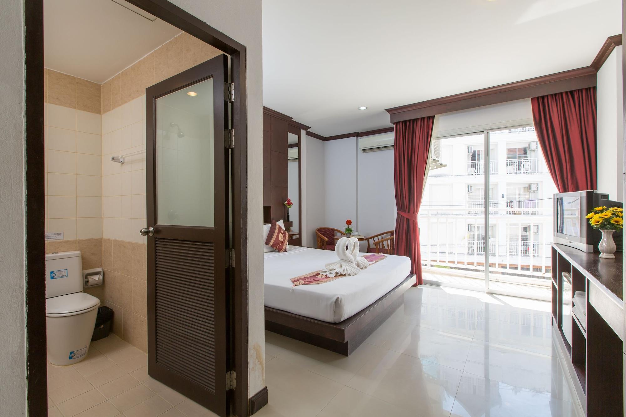Patong Buri Hotel Esterno foto