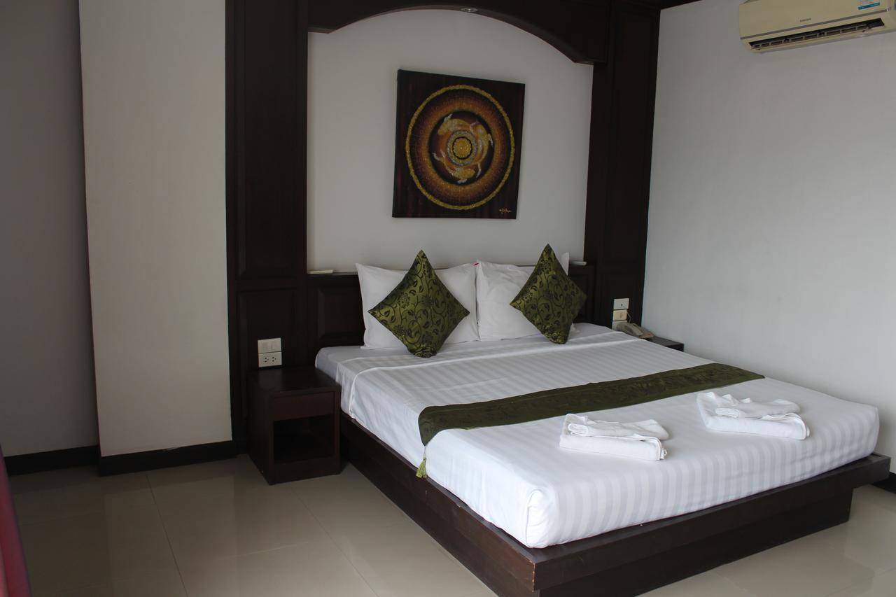 Patong Buri Hotel Esterno foto