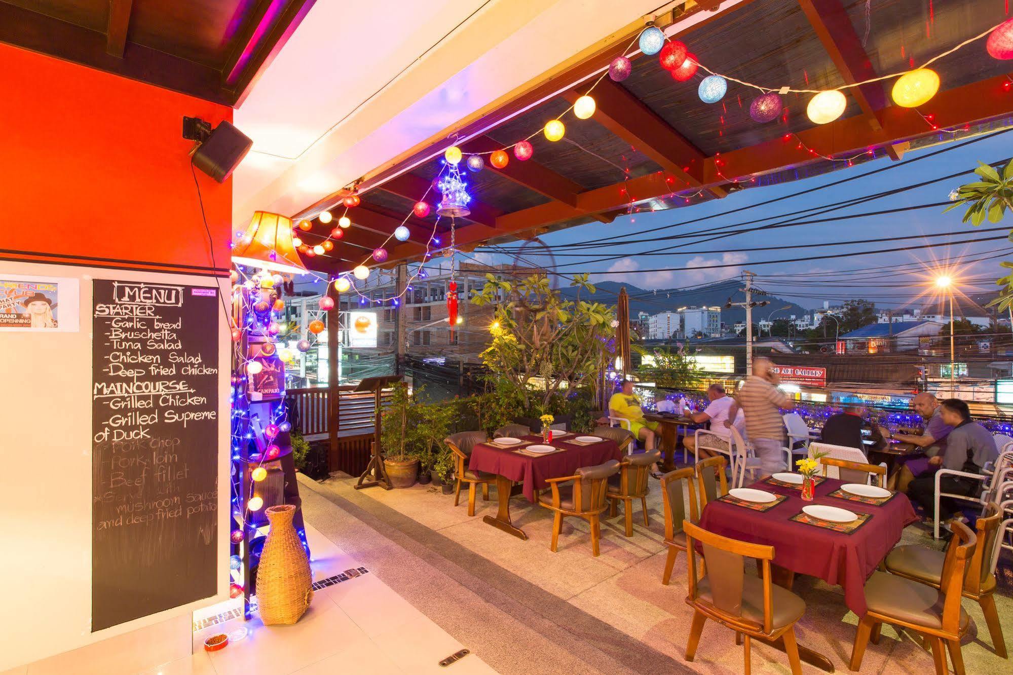 Patong Buri Hotel Esterno foto